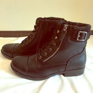 Women’s leather boots